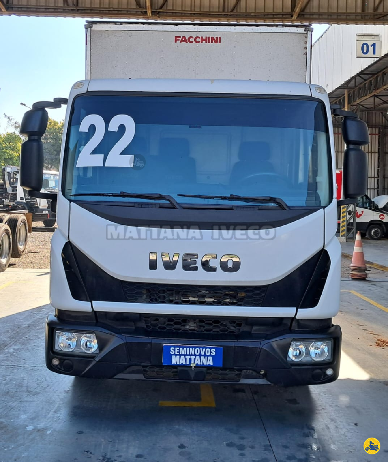 CAMINHAO IVECO TECTOR 11-190 Baú Furgão 3/4 4x2 Mattana Iveco SAO LEOPOLDO RIO GRANDE DO SUL RS